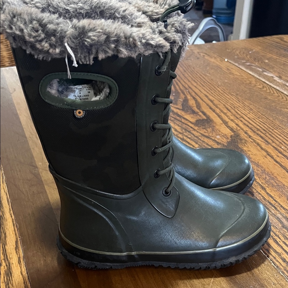 Bogs Kids Olive Green Lace-Up Rain & Snow Boots with Fur Cuff